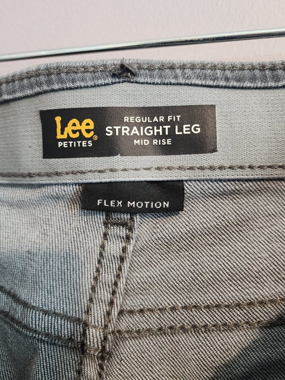 2/$25 Lee Regular Fit Straight Leg Gray Mid Rise Jeans Size 6 Short Petite - Picture 10 of 11